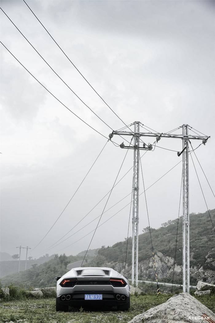 性能怪兽渴望着解开枷锁，飞驰山路