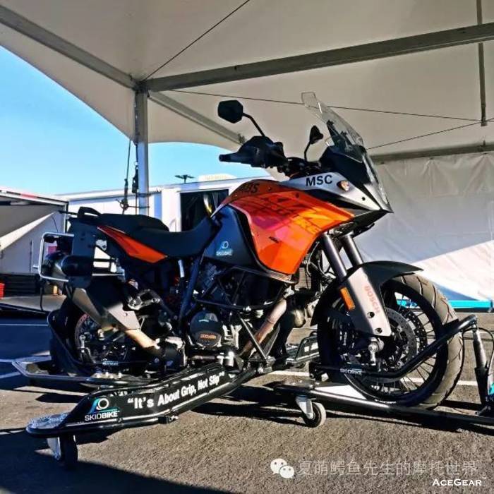 年度最佳摩托车科技：弯道防抱死系统（Cornering abs）