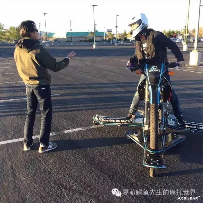 年度最佳摩托车相关产品：Skidbike
