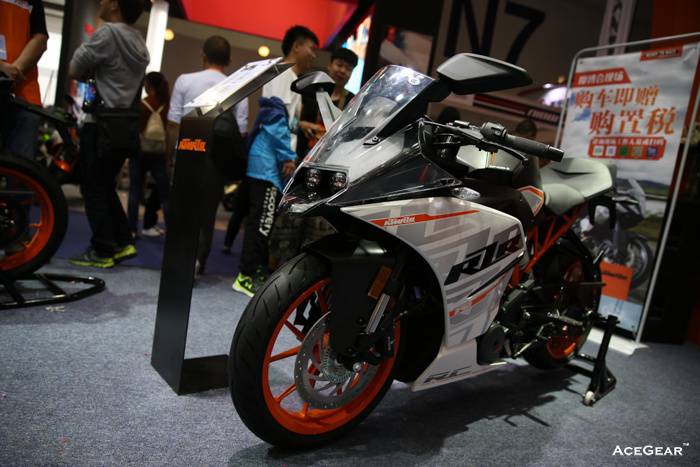 RC390