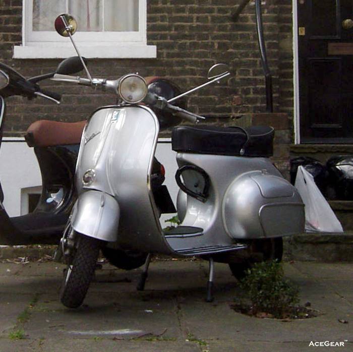 这是原版的老Vespa，人家之所以经典，不是没有原因的。